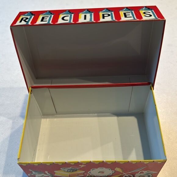 Vintage Red Recipe Box - Picture 7 of 10